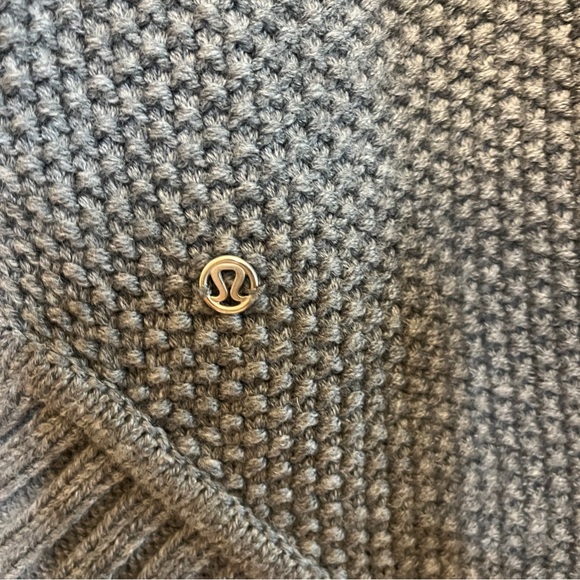 LULULEMON heathered medium gray crewneck Passage merino wool sweater 10 - Picture 8 of 8